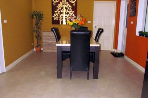 Casa de 4 dormitorios en Pattaya, Tailandia № 20381 - foto 9