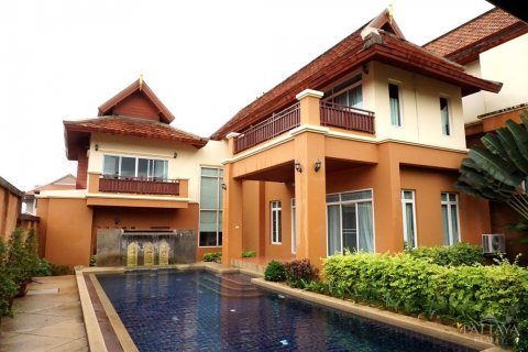 Casa de 5 dormitorios en Pattaya, Tailandia № 20790
