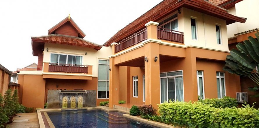Casa de 5 dormitorios en Pattaya, Tailandia № 20790