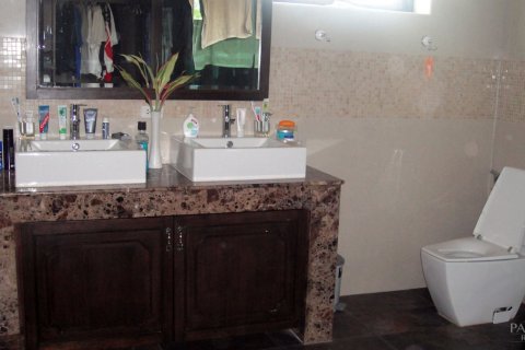 Casa de 4 dormitorios en Pattaya, Tailandia № 23209 - foto 7