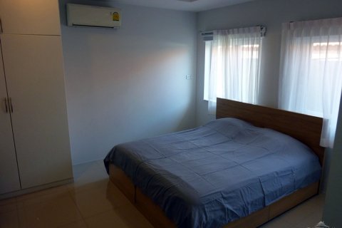 Casa de 4 dormitorios en Pattaya, Tailandia № 19839 - foto 17