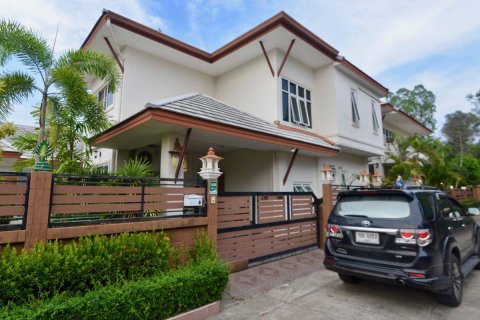 Casa de 3 dormitorios en Pattaya, Tailandia № 22100 - foto 11
