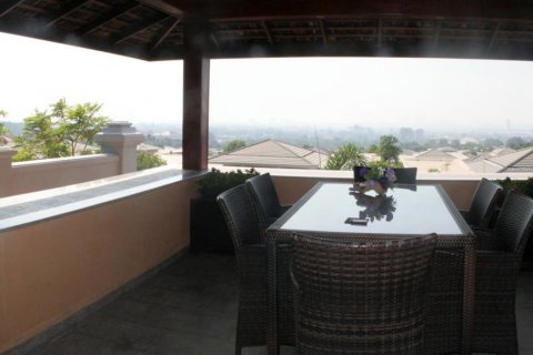 Casa de 5 dormitorios en Pattaya, Tailandia № 23870 - foto 16