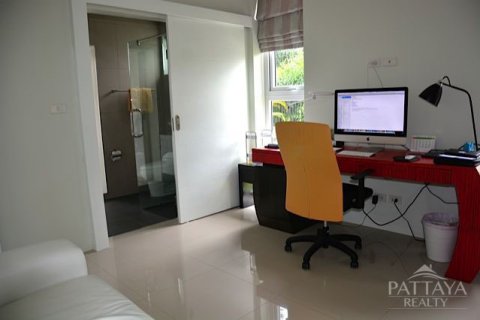 Casa de 3 dormitorios en Pattaya, Tailandia № 24451 - foto 11