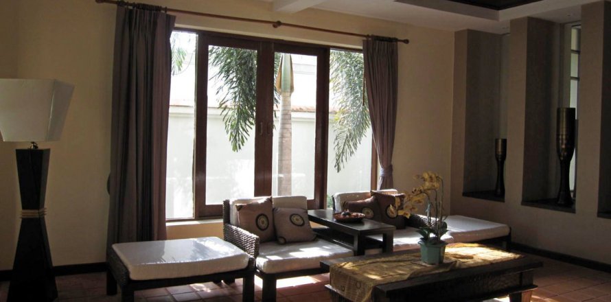 Casa de 3 dormitorios en Pattaya, Tailandia № 22753