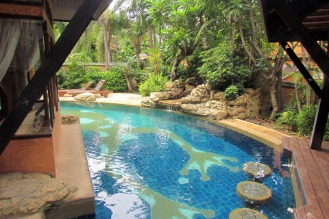 Casa de 4 dormitorios en Jomtien Beach, Pattaya, Tailandia № 20711 - foto 8