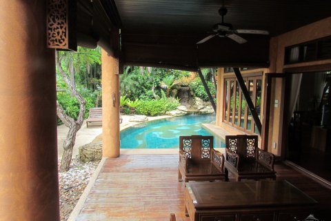 Casa de 4 dormitorios en Jomtien Beach, Pattaya, Tailandia № 20711 - foto 11