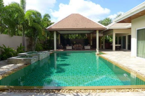 Casa de 4 dormitorios en Pattaya, Tailandia № 20152 - foto 3