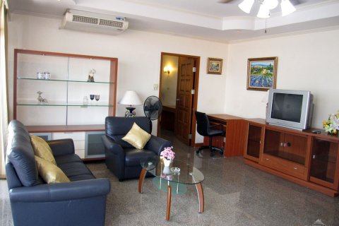 Condominio de 2 dormitorios en Jomtien Beach, Pattaya, Tailandia № 23271 - foto 2