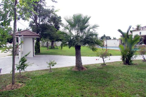 Casa de 4 dormitorios en Pattaya, Tailandia № 20514 - foto 3