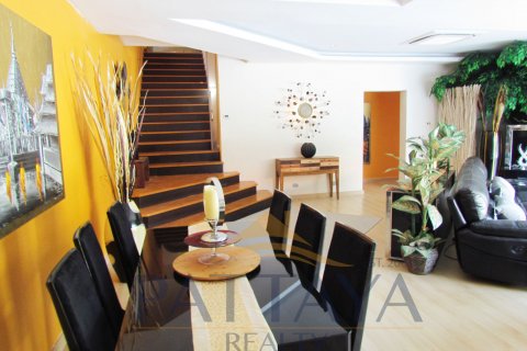 Casa de 4 dormitorios en Pattaya, Tailandia № 20876 - foto 13