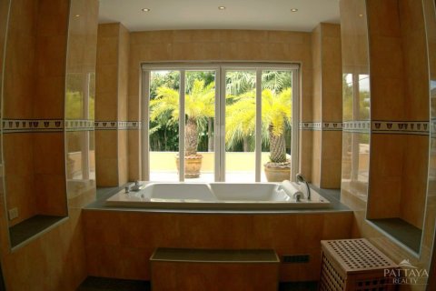 Casa de 5 dormitorios en Pattaya, Tailandia № 23316 - foto 11