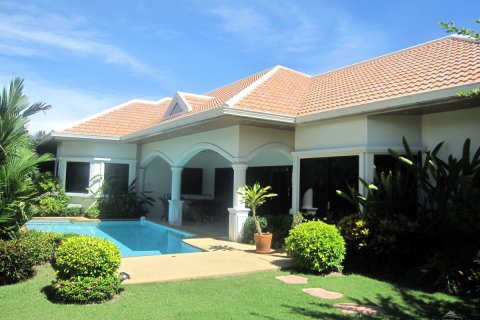 Casa de 3 dormitorios en Jomtien Beach, Pattaya, Tailandia № 22937