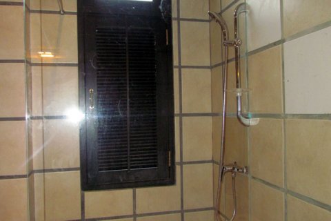 Casa de 4 dormitorios en Pattaya, Tailandia № 24067 - foto 16