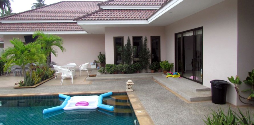 Casa de 3 dormitorios en Pattaya, Tailandia № 20431
