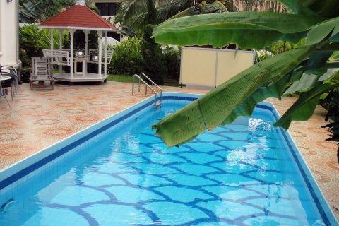 Casa de 4 dormitorios en Pattaya, Tailandia № 23258
