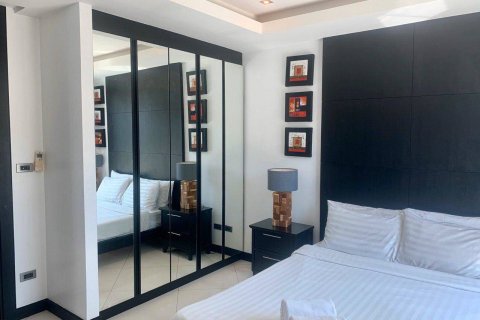 Casa de 4 dormitorios en Jomtien Beach, Pattaya, Tailandia № 21986 - foto 11