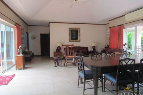 Casa de 4 dormitorios en Pattaya, Tailandia № 21627 - foto 22