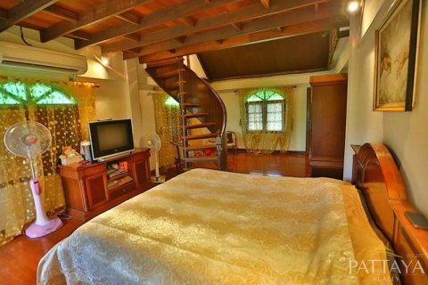 Casa de 4 dormitorios en Pattaya, Tailandia № 21374 - foto 17