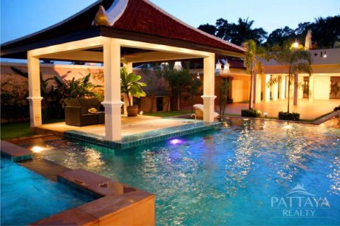 Casa de 5 dormitorios en Pattaya, Tailandia № 23657 - foto 7