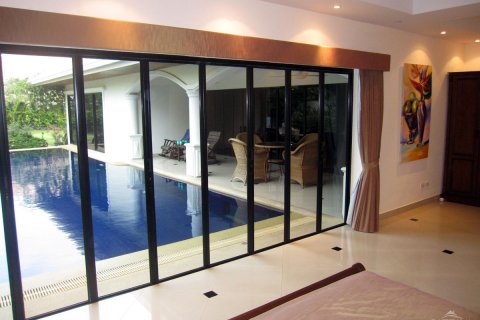 Casa de 4 dormitorios en Jomtien Beach, Pattaya, Tailandia № 23017 - foto 15