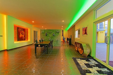 Casa de 4 dormitorios en Pattaya, Tailandia № 20160 - foto 10