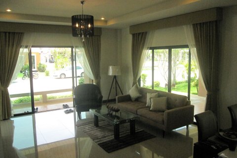 Casa de 4 dormitorios en Pattaya, Tailandia № 22897 - foto 6