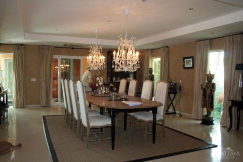 Casa de 5 dormitorios en Pattaya, Tailandia № 23870 - foto 12