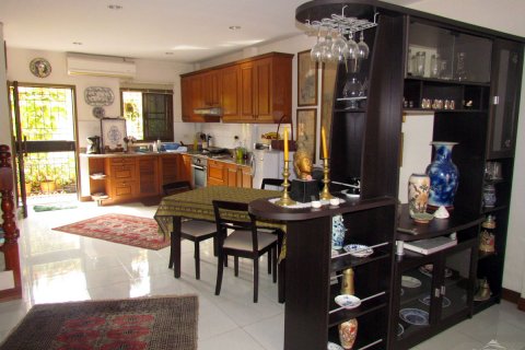 Casa de 2 dormitorios en Pattaya, Tailandia № 24287 - foto 5