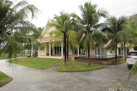 Casa de 3 dormitorios en Pattaya, Tailandia № 21254