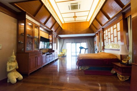 Casa de 4 dormitorios en Jomtien Beach, Pattaya, Tailandia № 22563 - foto 7