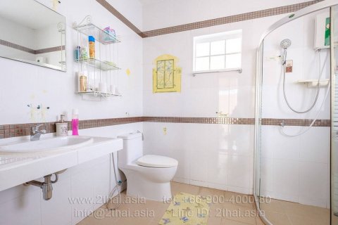 Casa de 4 dormitorios en Pattaya, Tailandia № 22216 - foto 14