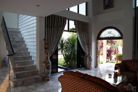 Casa de 4 dormitorios en Pattaya, Tailandia № 24169 - foto 8