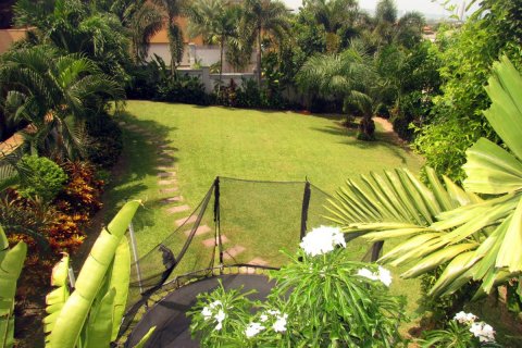 Casa de 5 dormitorios en Pattaya, Tailandia № 23797 - foto 3