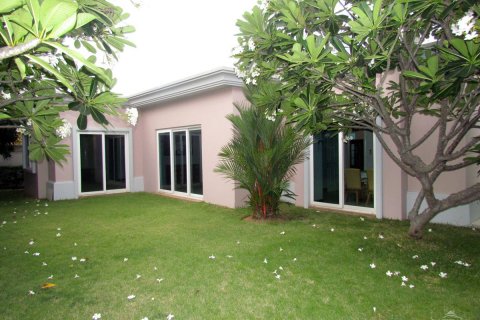 Casa de 3 dormitorios en Pattaya, Tailandia № 23424 - foto 16