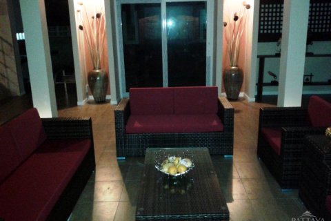 Casa de 5 dormitorios en Pattaya, Tailandia № 24082 - foto 5