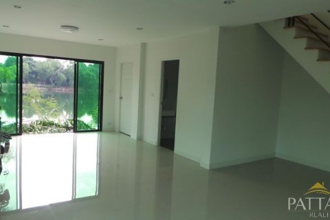 Casa de 3 dormitorios en Rayong, Tailandia № 21287 - foto 10
