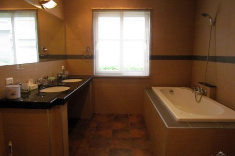 Casa de 3 dormitorios en Pattaya, Tailandia № 23424 - foto 13