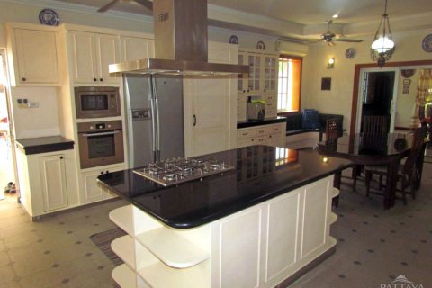 Casa de 9 dormitorios en Pattaya, Tailandia № 19933 - foto 2