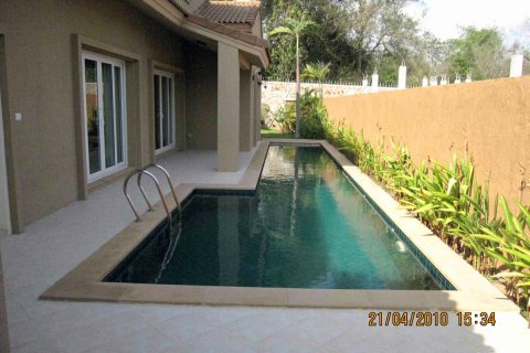Casa de 3 dormitorios en Pattaya, Tailandia № 22889 - foto 11