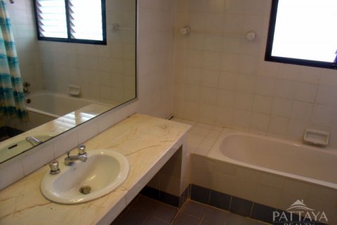 Condominio de 3 dormitorios en Pattaya, Tailandia № 22808 - foto 6