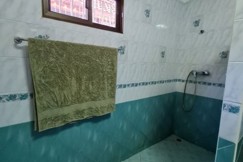 Casa de 4 dormitorios en Pattaya, Tailandia № 22375 - foto 2