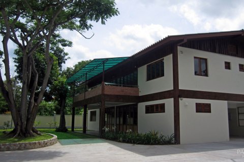 Casa de 5 dormitorios en Pattaya, Tailandia № 22946 - foto 15