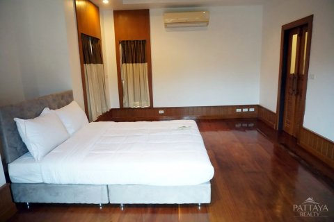Casa de 5 dormitorios en Pattaya, Tailandia № 20790 - foto 15