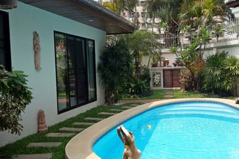 Casa de 2 dormitorios en Jomtien Beach, Pattaya, Tailandia № 24239 - foto 6