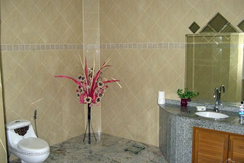 Casa de 5 dormitorios en Pattaya, Tailandia № 23095 - foto 12