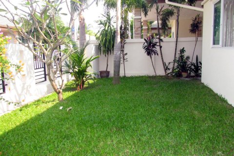 Casa de 3 dormitorios en Pattaya, Tailandia № 23677 - foto 2