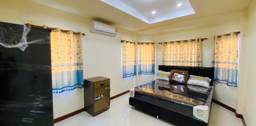 Casa de 3 dormitorios en Pattaya, Tailandia № 22363