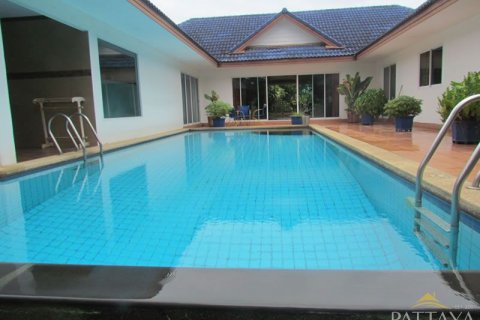 Casa de 4 dormitorios en Pattaya, Tailandia № 21627 - foto 11