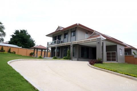 Casa de 4 dormitorios en Pattaya, Tailandia № 20799